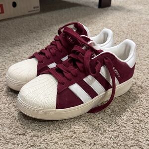 Adidas women’s superstar